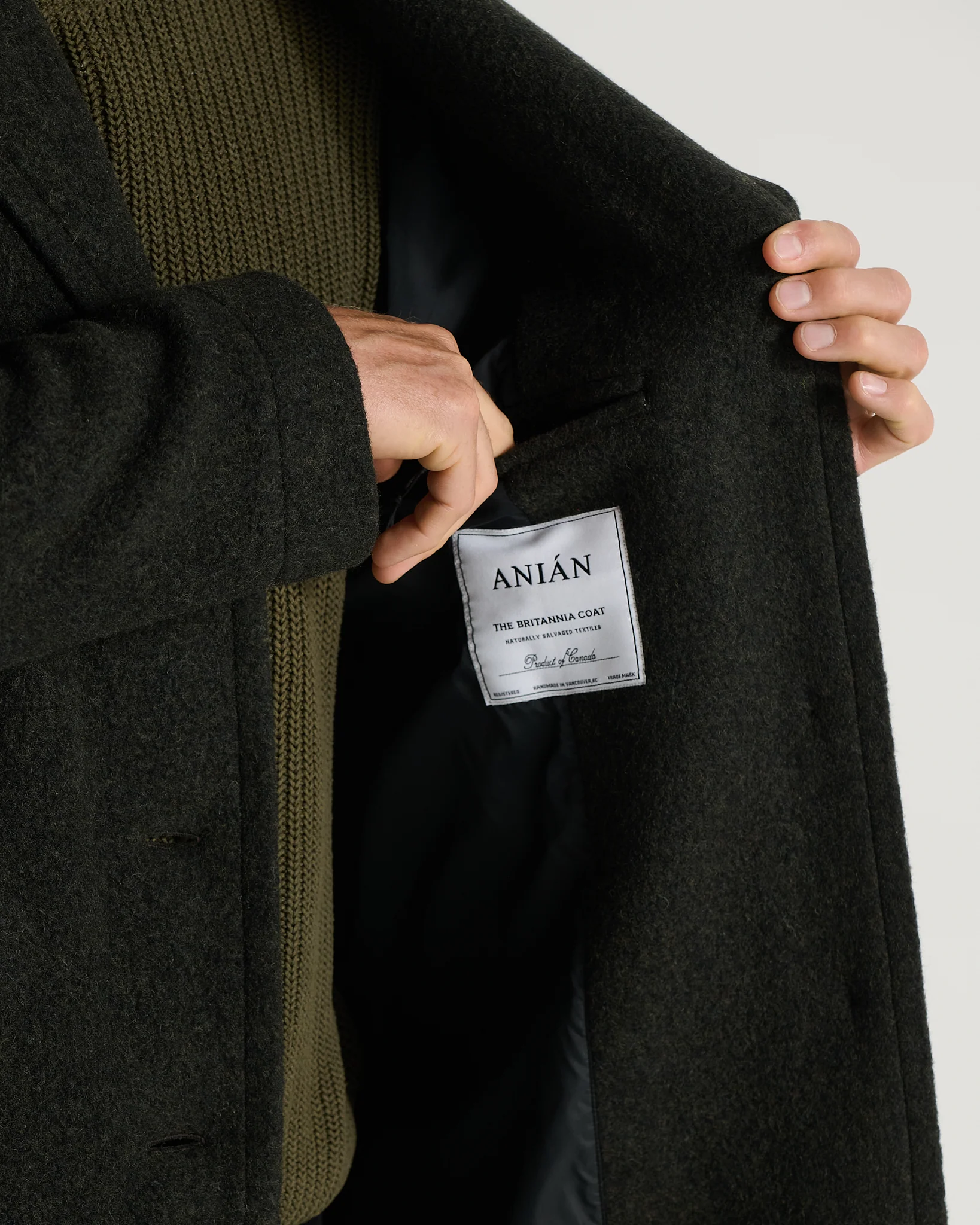 The Britannia Coat (M) - Image 29